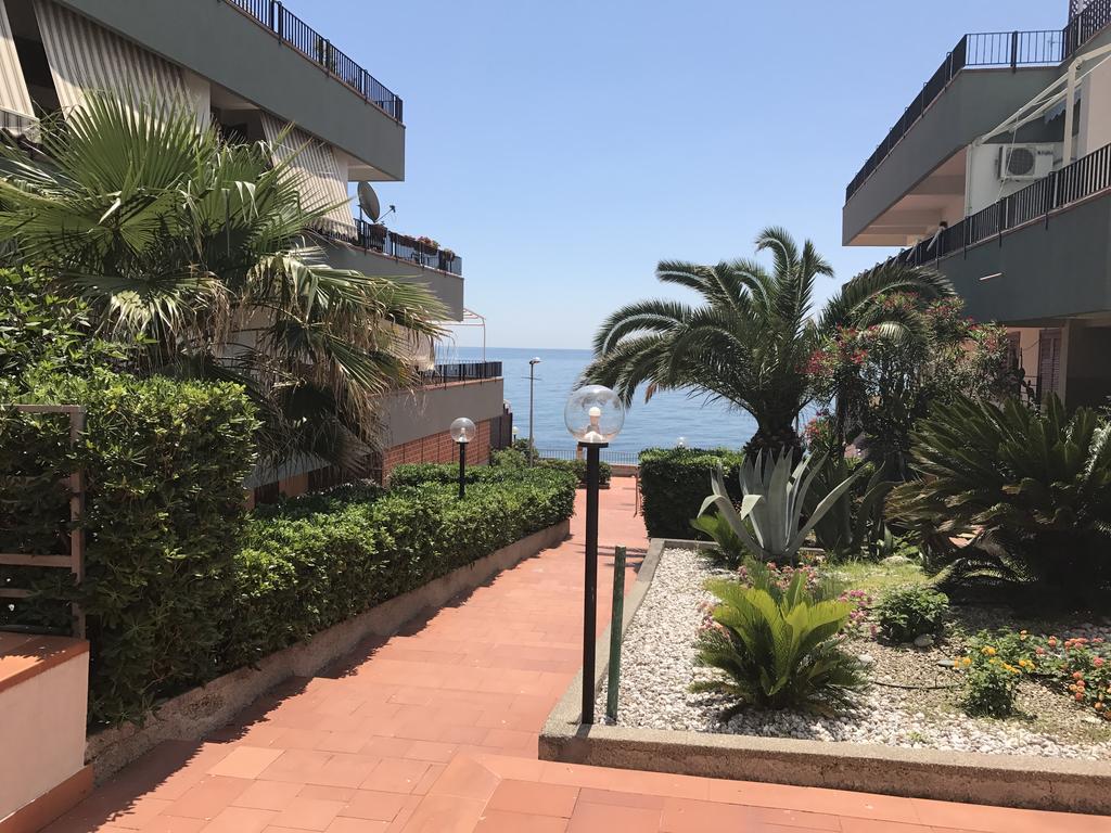 Ferienwohnung Casa Paloma Letojanni Exterior foto
